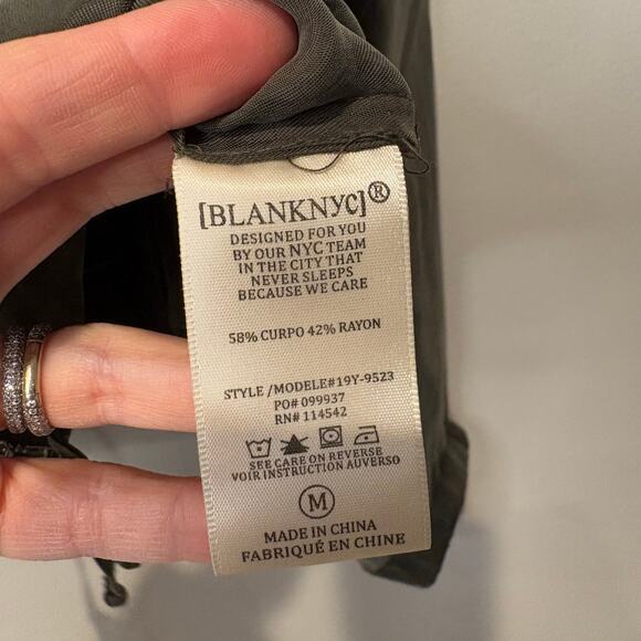 BLANK NYC Women's Medium‎ Rayon Asymmetrical Moto Jacket Lightweight Green Silky - Picture 4 of 8